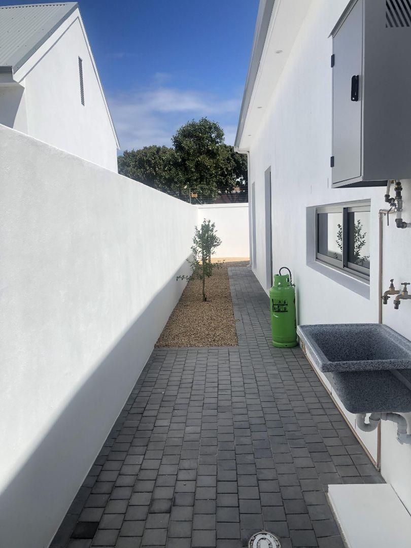 To Let 2 Bedroom Property for Rent in Vermont Western Cape